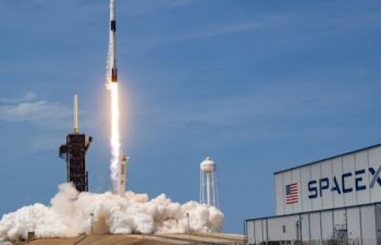 “SpaceX” Türkiyənin rabitə peykini daşıyan raketi orbitə buraxıb