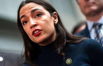 Ocasio-Cortez, hədiyyələrə görə hakimlər Tomas və Alitonun impiçmentini təklif edir