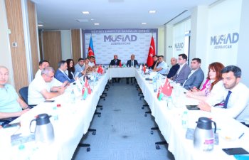 MÜSİAD-da iqtisadiyyat sahəsində fəaliyyət göstərən bir qrup jurnalist ilə görüş keçirilib