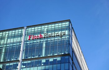 Fitch yaxın illər üçün neft və qaz qiymətləri ilə bağlı proqnozunu təsdiqləyib