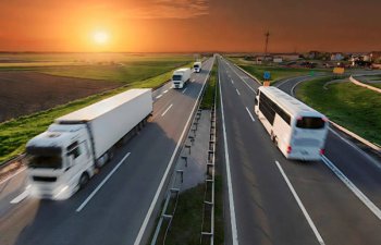 Azərbaycanda avtomobil nəqliyyatında həm yük, həm sərnişin daşımalarından gəlirlər artıb