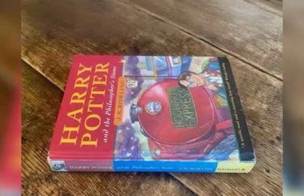 “Harri Potter və Fəlsəfə Daşı” kitabının nadir nüsxəsi 40 000 funt-sterlinqə satılacaq