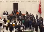 Türkiyə parlamentində dava düşüb