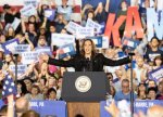 Harris seçki kampaniyasına Trampdan üç dəfə çox pul xərcləyir