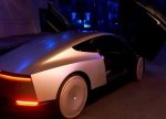Musk Tesla-dan robotaxı təqdim etdi
