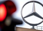 Cənubi Koreyada “Mercedes” markalı avtomobilin dayanacağında baş verən yanğını 85 yanğınsöndürən söndürüb