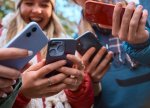 Bir iş adamı telefonundan imtina etdiyi üçün bir qadına demək olar ki, 150 min rubl verdi
