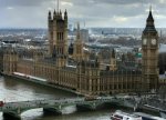 Britaniyada fırtına səbəbindən təxminən 70 min insan işıqsız qalıb