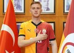 "Qalatasaray" futbolçusu ilə müqavilə müddətini artırıb