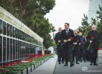 Expressbank rəhbərliyi Şəhidlər Xiyabanını ziyarət edib