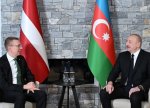 Əliyev Davosda Latviya Prezidenti ilə görüşüb