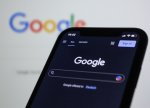 Google bir neçə departamentin əməkdaşlarına təzminat müqabilində işdən çıxmaq imkanı təklif edib