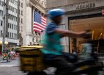 Wall Street əsasən inflyasiya məlumatlarına, bank gəlirlərinə görə aşağı düşür