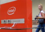 Intel rüblük gəlirini bir qədər artırır, lakin böyük xalis zərər verir