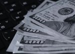 Berkshire Hathaway-in xalis mənfəəti ikinci rübdə 2,5 dəfə azalıb