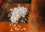 Brilyantlar İyul ayında ABŞ Tarifləri ilə bağlı narahatlıqlara görə enməkdə davam edir
