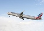 American Airlines üçüncü rübdə xalis zərərini azaltdı və rekord gəlir əldə etdi