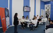Unibank ADA və UNEC tələbələri üçün dayanıqlı maliyyə seminarları təşkil edib
