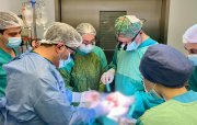 Yeni Klinikada ilk dəfə canlıdan-canlıya qaraciyər köçürülüb