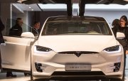 Tesla 172 Model Y elektrik avtomobilini geri çağırır