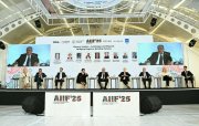 Birinci Azərbaycan Beynəlxalq İnvestisiya Forumu çərçivəsində plenar sessiya keçirilib