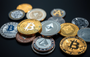Kriptovalyuta bazarında eniş dalğası: Bitcoin və Ethereum dəyər itirib