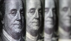 Dolların hakimiyyəti sarsılır? - TƏHLİL
