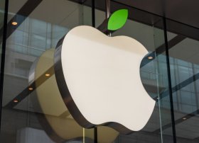 “Apple”-ın rüblük xalis mənfəəti və gəliri azaldı