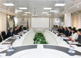 İİTKM-də Yerin təkinin geoloji öyrənilməsinə dair Dövlət Proqramı müzakirə edilib