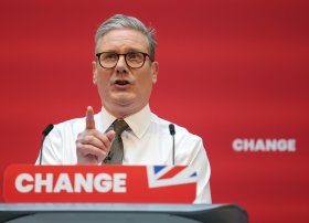 Starmer, İngiltərədəki əsas səsvermə anında işçi qüvvəsinin böyüməsi planını təsvir edir