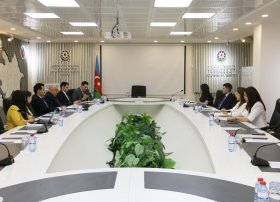 İİTKM-də “İnsan Hüquqları Aylığı” çərçivəsində iclas keçirilib