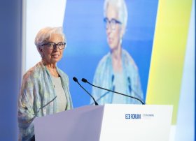 Fransa seçki dramı gələcək faiz endirimlərini kölgədə qoyduğu üçün ECB görüşür