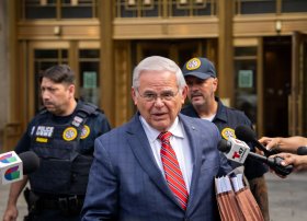 Senator Bob Menendez Korrupsiya Məhkəməsində Münsiflər Heyəti tərəfindən məhkum edilib