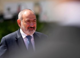 Paşinyan Avropa Siyasi Birliyinin sammitində iştirak etmək üçün Londona səfər edib