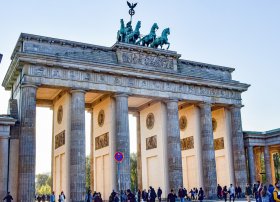 CDU Berlin şöbəsi Rusiyaya məxsus daşınmaz əmlakları satmağı təklif edir