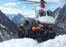 Monblan zirvəsində itkin düşən italiyalı və koreyali alpinistlərin meyitləri tapılıb