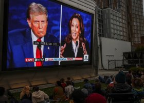 CNN sorğusu Harrisin Trampla debatda qalib gəldiyini göstərir