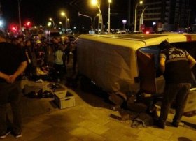 Türkiyədə ağır yol qəzası olub, 1 nəfər ölüb, 13 nəfər yaralanıb