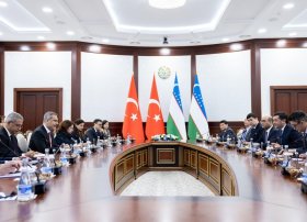 Türkiyə və Özbəkistan XİN başçıları regional məsələləri müzakirə ediblər