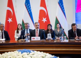 Özbəkistan və Türkiyə əməkdaşlıq üçün yol xəritəsi imzalayıb