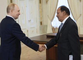 Putin Hindistan baş nazirinin müşaviri ilə görüşüb