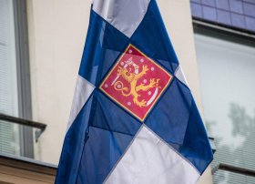 Finlandiya məktəbliləri ekskursiya ilə Rusiya ilə sərhədi keçiblər