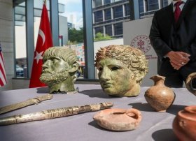 ABŞ 14 tarixi eksponatı Türkiyəyə qaytarıb