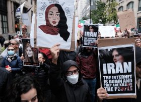 İran prezidenti hicaba görə qadınları narahat etməyəcəyinə söz verib