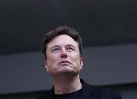 Elon Musk: Tramp uduzsa, ABŞ tiraniyaya doğru sürüşəcək