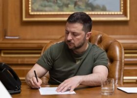 Zelenski ən yaxın köməkçilərinin tərkibini yeniləyib