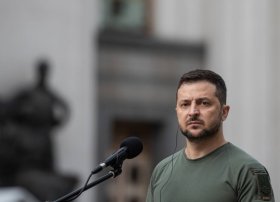 Zelenski Rusiya, Çin, BƏƏ və İran şirkətlərinə qarşı sanksiyalar tətbiq edib