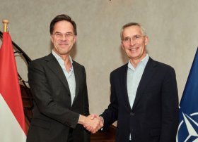 Stoltenberq NATO-nun baş katibi səlahiyyətlərini Mark Rutteyə təhvil verib