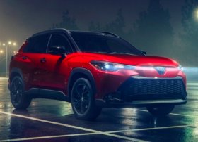 "Toyota" avtomobillərini "Mazda" rənginə boyayırlar