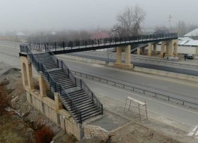 Dövlət sərhədi yolunda yeni piyada keçidinin inşası yekunlaşır